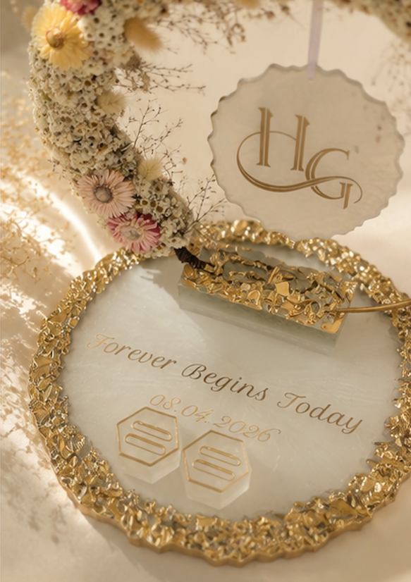 Resin Engagement Platter with Floral Wreath 10"