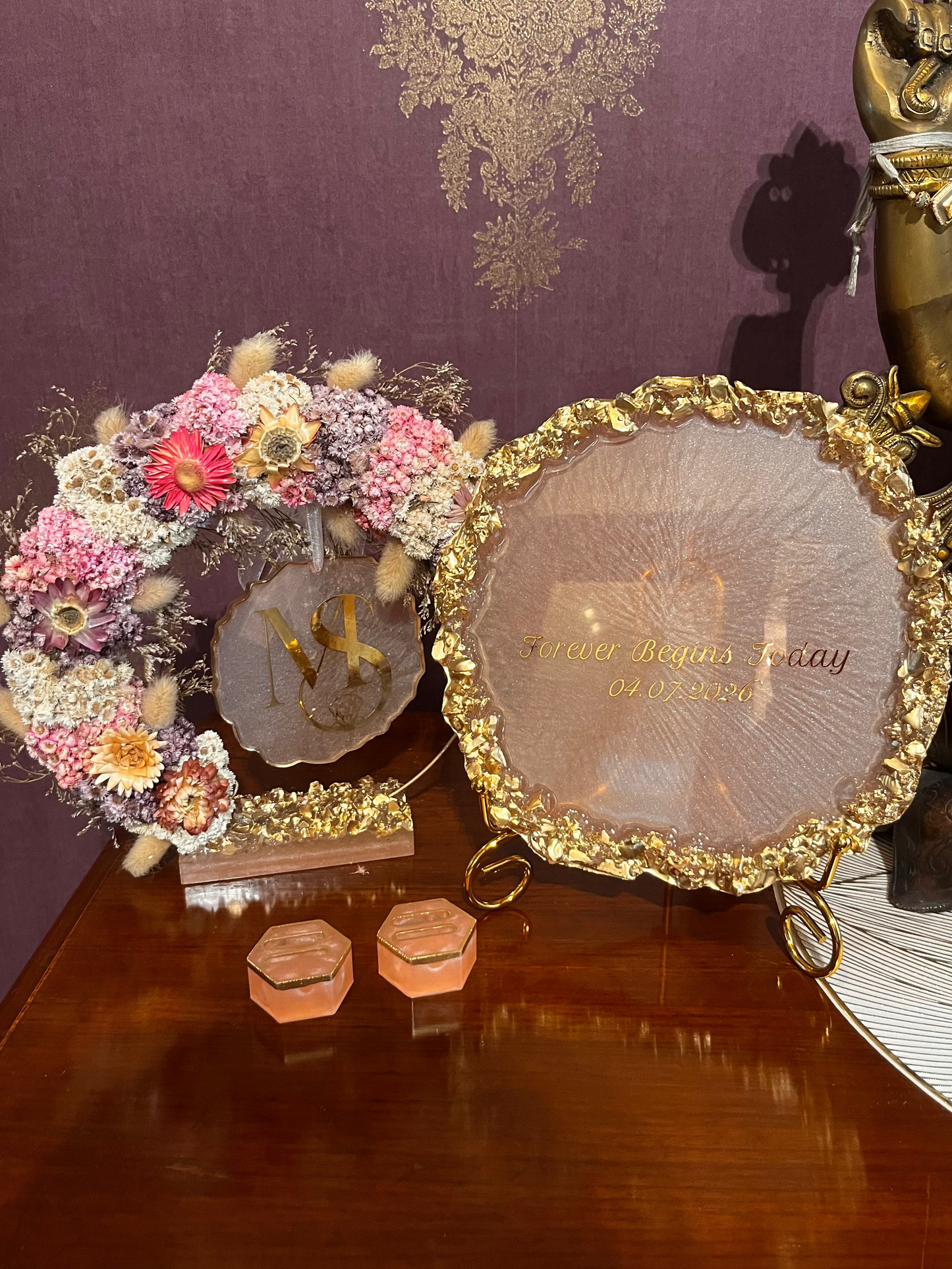 Resin Engagement Platter with Floral Wreath 8"