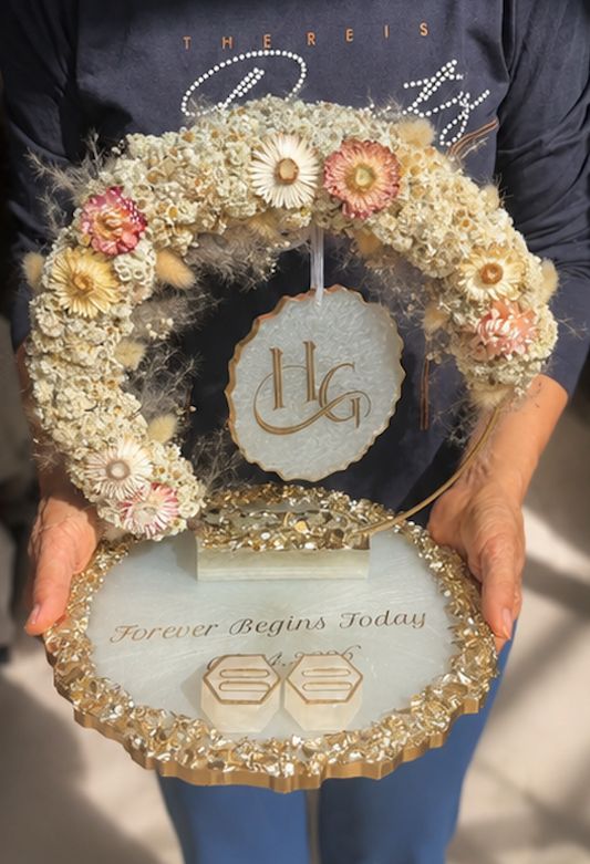 Resin Engagement Platter with Floral Wreath 10"