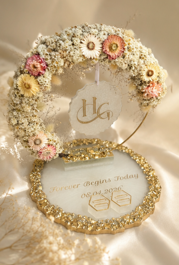 Resin Engagement Platter with Floral Wreath 10"
